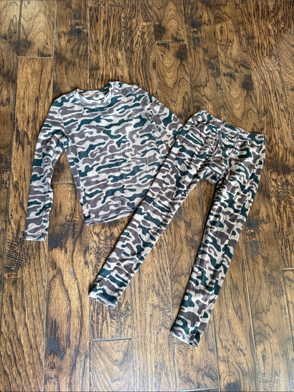 Boys Camo ClimateRight/CuddlDuds thermals, size medium